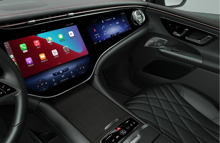 2026 Mercedes-Benz EQE SUV touchscreen displays