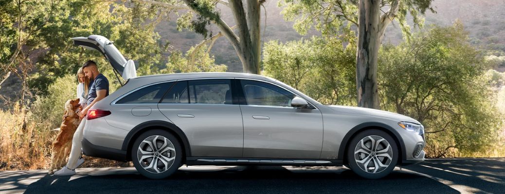 Mercedes-Benz exterior view