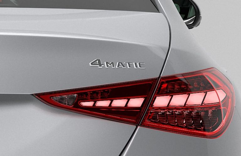 Mercedes-Benz 4MATIC® fully variable all-wheel drive