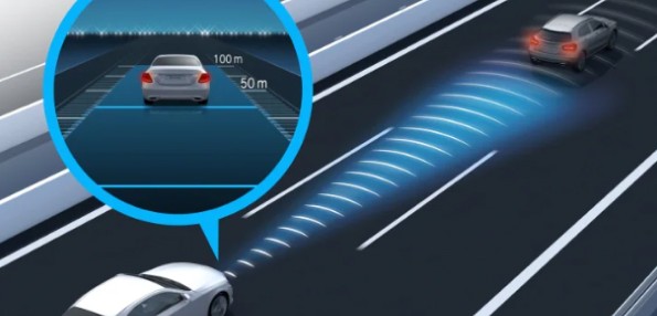 Mercedes-Benz DISTRONIC® Active Distance Assist