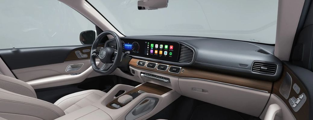 Mercedes-Benz interior front dash