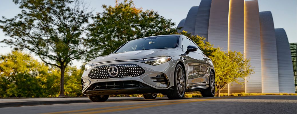 Explore the Benefits of Mercedes-Benz Active Distance Assist DISTRONIC for Everyday Commuting in Peoria, AZ