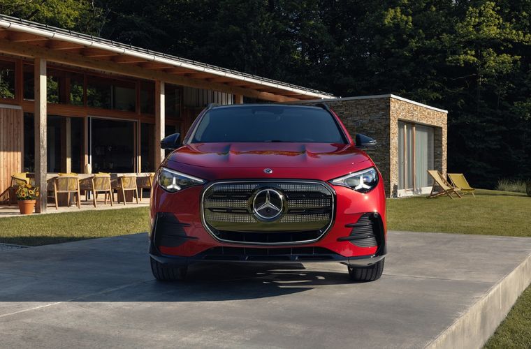 Mercedes-Benz GLA SUV exterior front view