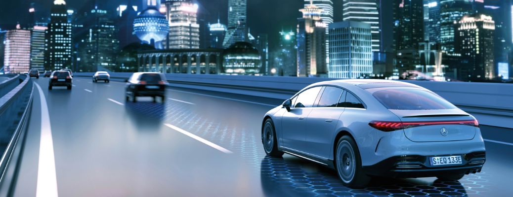 representative image of Active Distance Assist DISTRONIC®