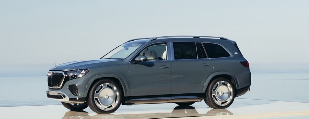 2027 Mercedes-Maybach GLS 680 exterior side view
