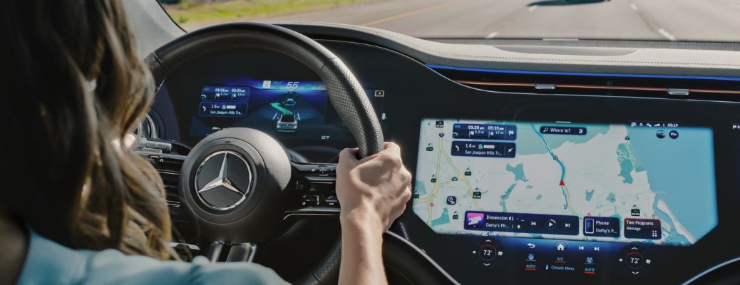 Your Guide to Mercedes-Benz Star Pins and the Services They Point To