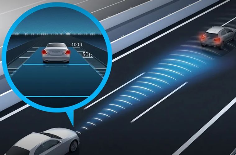 Mercedes-Benz Active Distance Assist DISTRONIC®