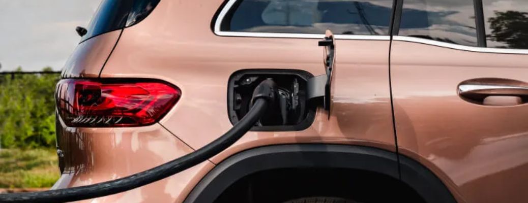 Mercedes-Benz EV charging