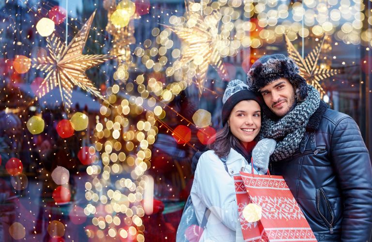 couple shopping for Christmas