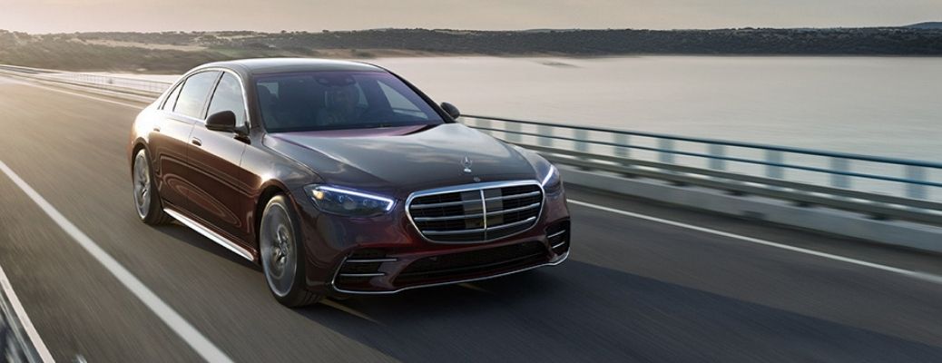 2022_Mercedes-Benz_S-Class_Sedan_Maroon