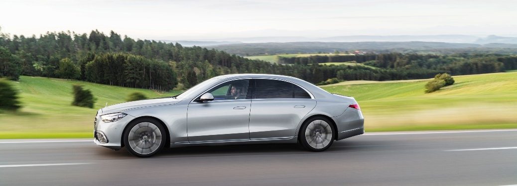 2021-Mercedes-Benz-S-Class-from-drivers-side