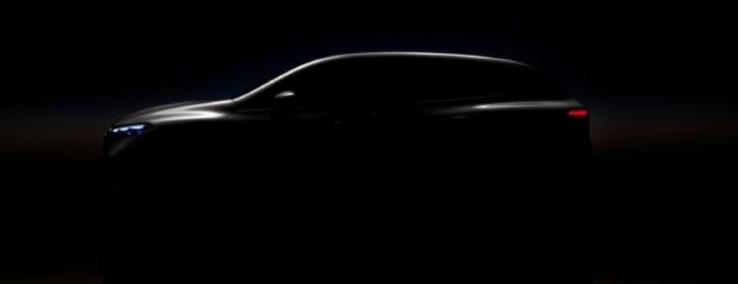 2203 Mercedes-Benz EQS SUV exterior side look