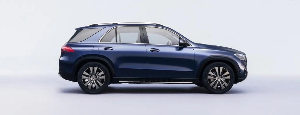 Side view of the 2024 Mercedes-Benz GLE Blue