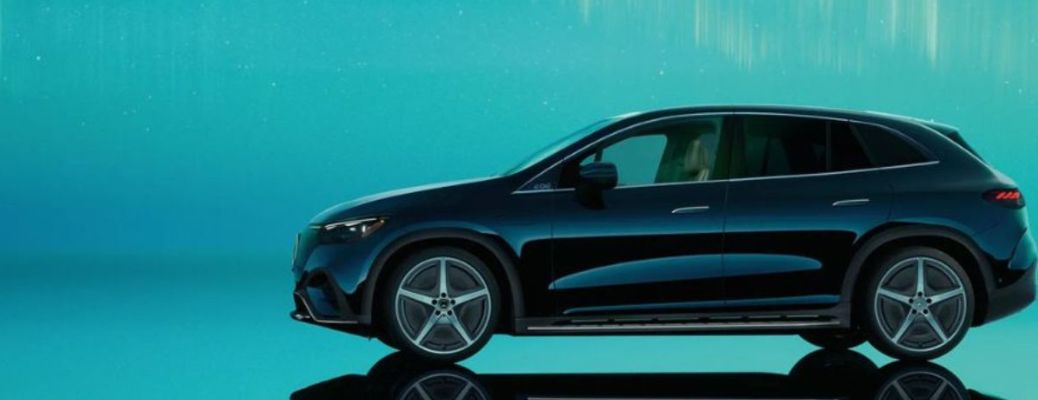 Side view of the 2024 Mercedes-Benz EQE 350 4MATIC SUV Blue