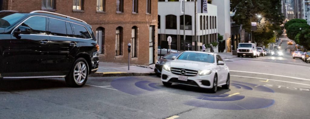 Car-To-X Communication: Mercedes Lets Cars Talk To Each Other – CTHNMI