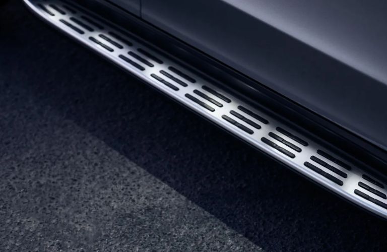 2025 Mercedes-Benz GLE illuminated running board