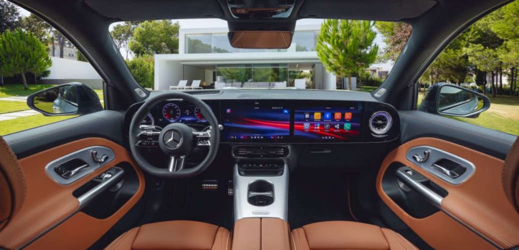 The high-tech cabin of the 2026 GLB centered around the Mercedes-Benz Superscreen