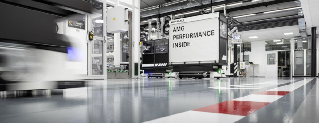 image of the production center of close up of a Mercedes-Benz inline-4 cylinder engines