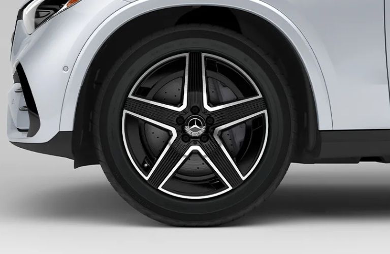 2026 Mercedes-Benz GLC 350e 4MATIC® tire