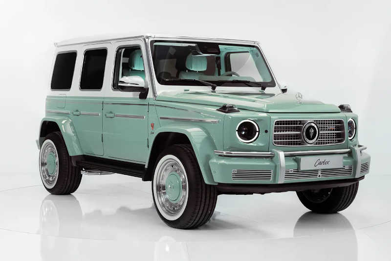 A front quarter exterior view of the Lago G-Wagen customized by Carlex.