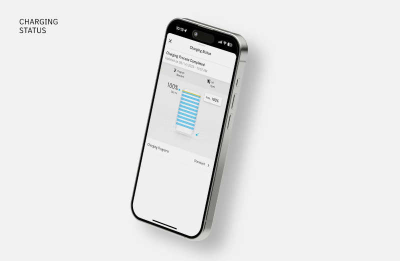 The check charging status module - one of the many useful features of the Mercedes-Benz App