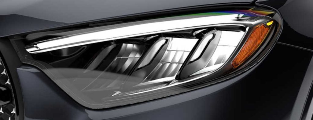 Mercedes-Benz LED headlamps with DIGITAL LIGHT and ULTRA RANGE technology.