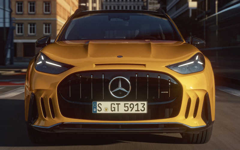 A front external view of the AMG GT SUV