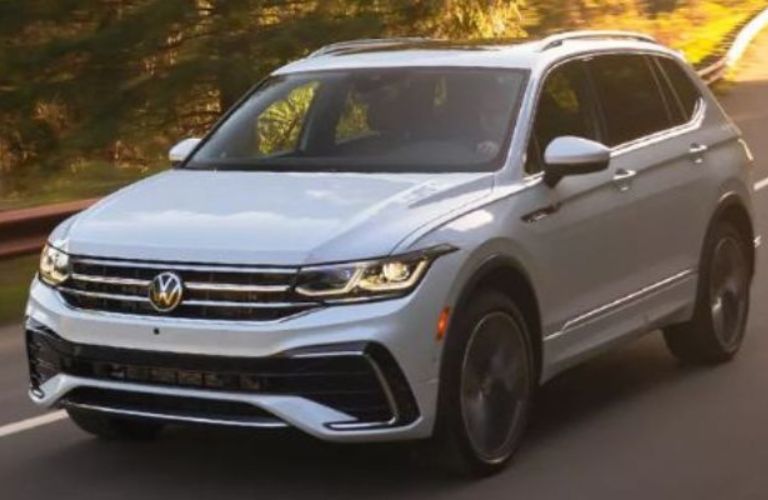 2023 Volkswagen Tiguan front and side view