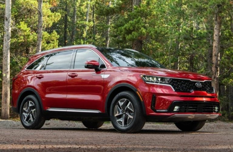 2021 Kia Sorento side and front view