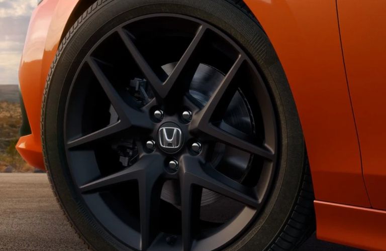 The wheel of the 2023 Honda Civic