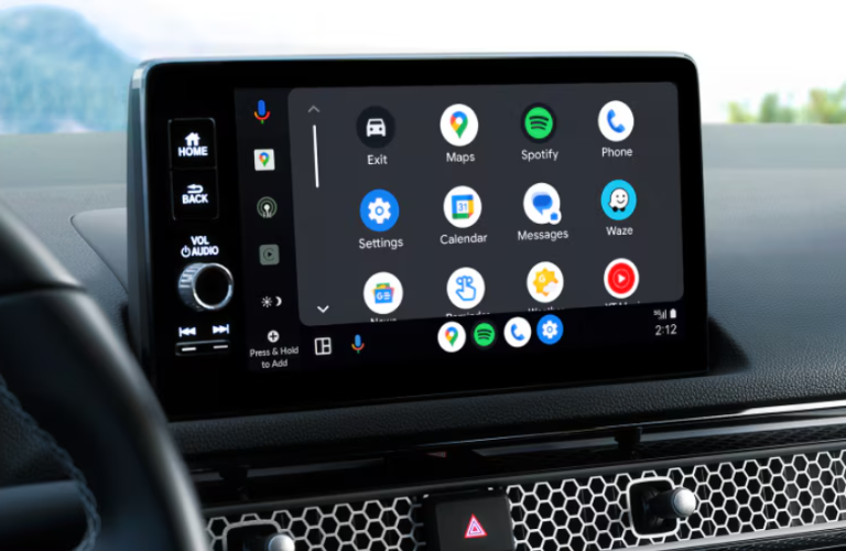 Connecting smartphone with the 2025 Honda Civic