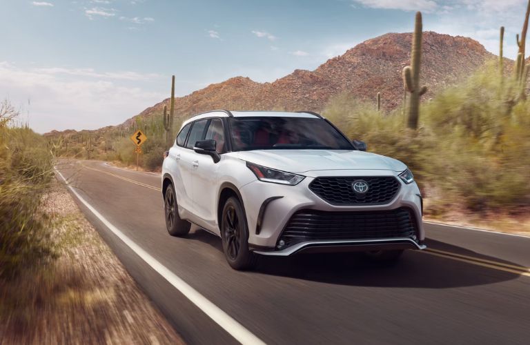 front quarter view of the 2025 Toyota HIghlander