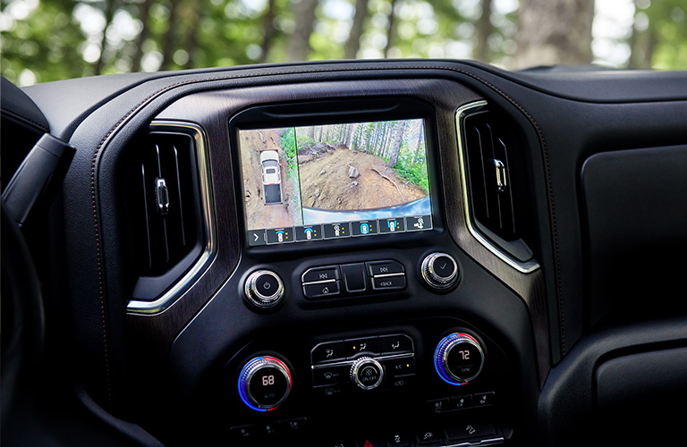 2020 GMC Sierra touchscreen display