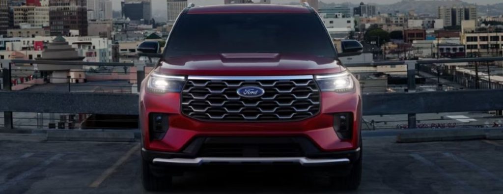Ford Explorer front view in a city