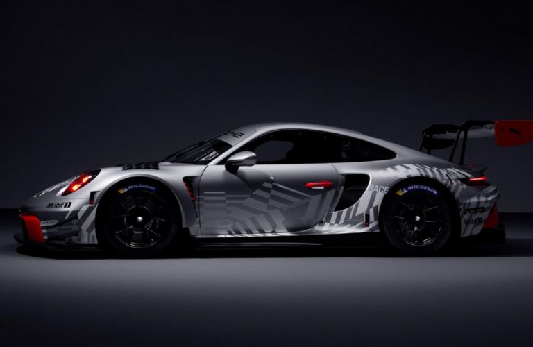 side view of the 2026 Porsche 911 GT3 R