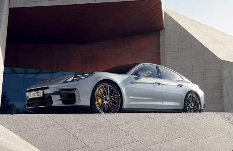 front quarter and side view of the Porsche Panamera Turbo S E-Hybrid