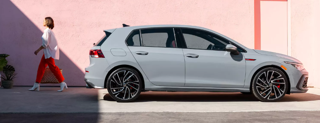 What are the Interior Features of the 2023 Volkswagen Golf GTI?