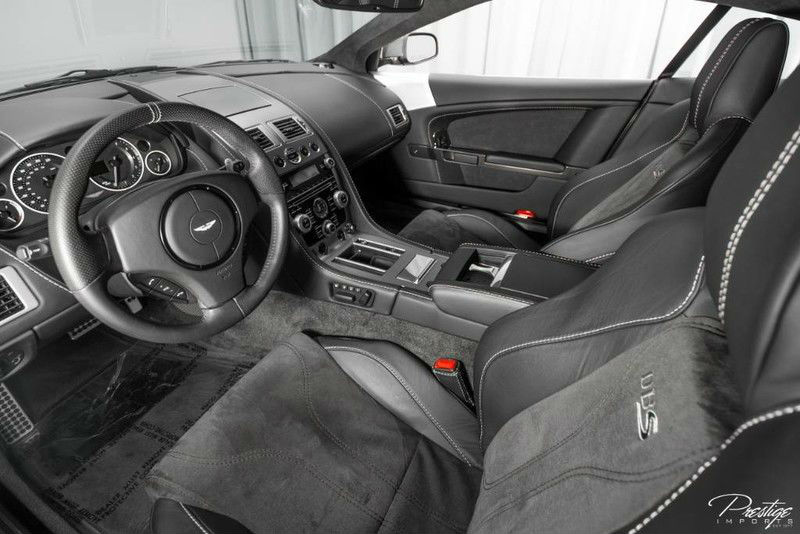 2009 Aston Martin DBS cabin