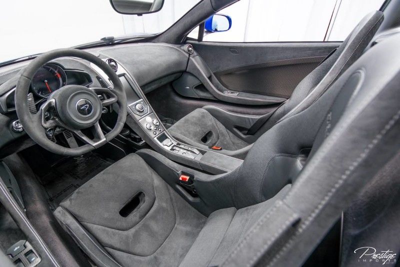 2016 McLaren 675LT cabin view