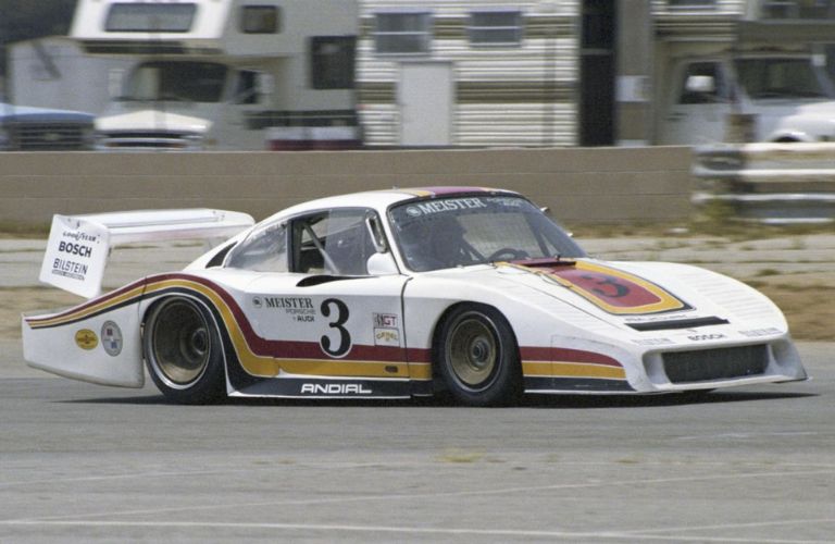 Porsche 935-L exterior side view