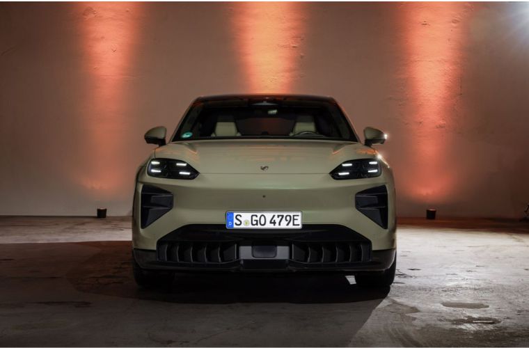 2026 Porsche Cayenne Coupe Electric exterior front view