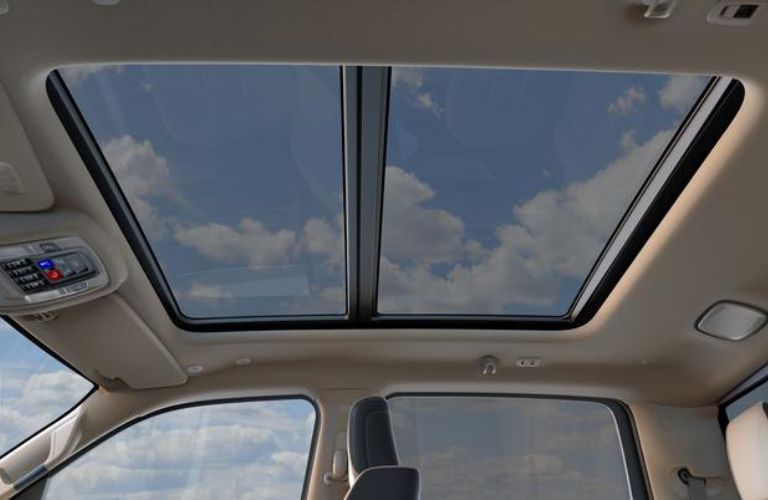 What’s the difference between a sunroof and a moonroof?