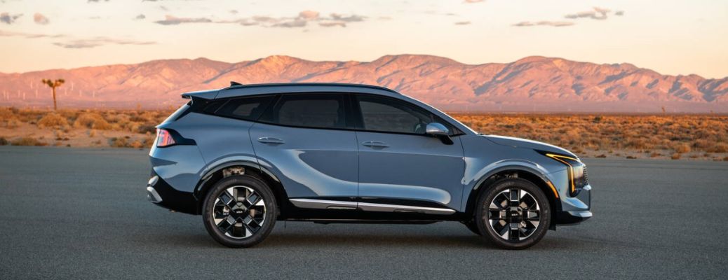 side view of the 2026 Kia Sportage Hybrid
