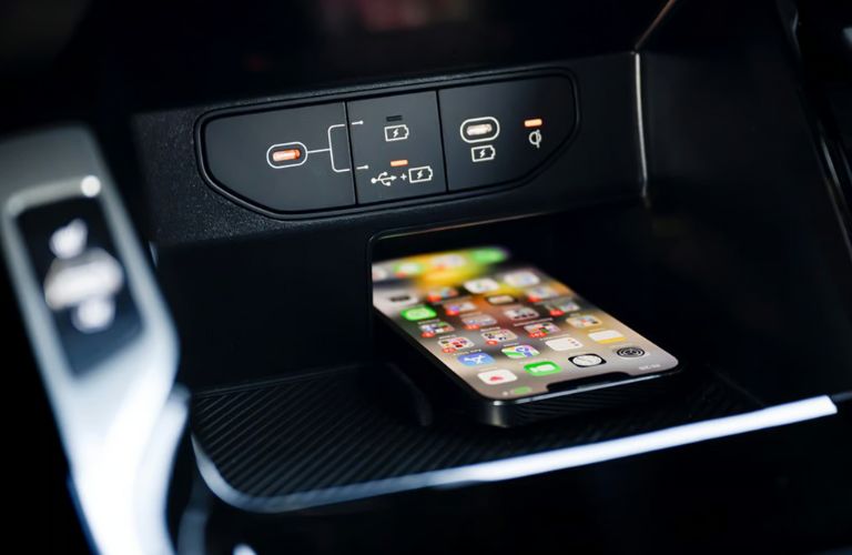 a phone on getting charged wirelessly in the 2026 Kia Sorento