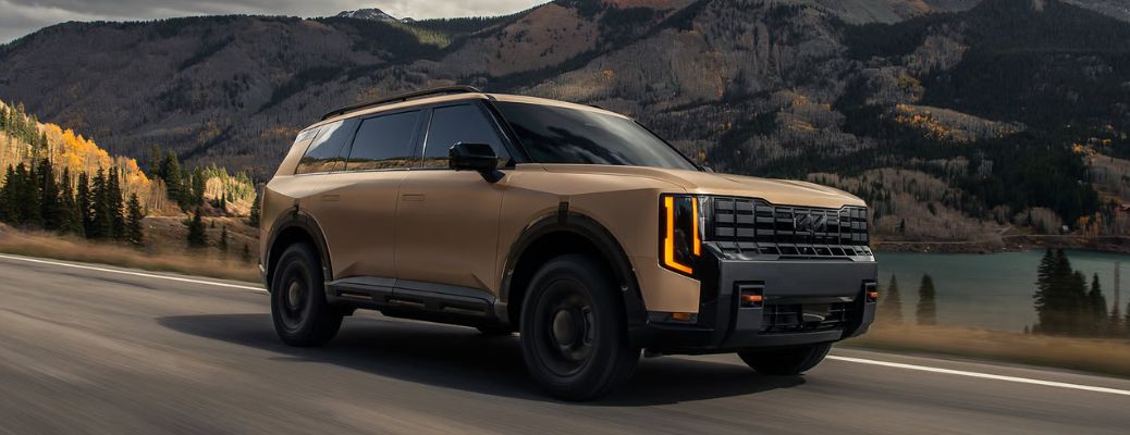 2027 Kia Telluride side and front view