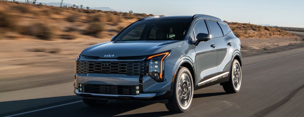 2026 Kia Sportage Hybrid front and side view