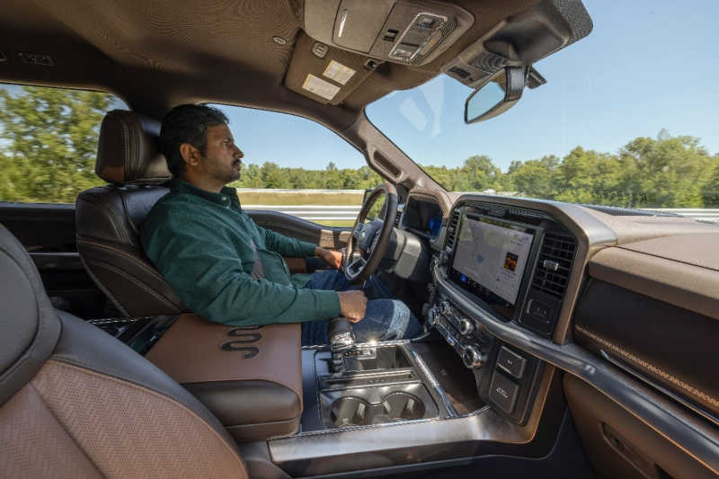 A man using the towing feature in Ford's BlueCruise technology package