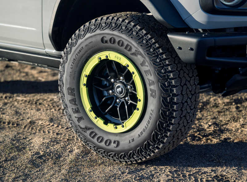 The 33" tires on the 2027 Ford Bronco RTR