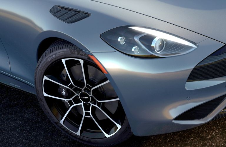 Karma Invictus front tire and headlight