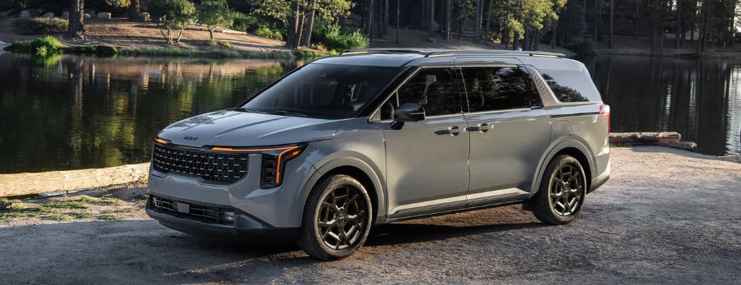 2026 Kia Carnival MPV Hybrid exterior side view